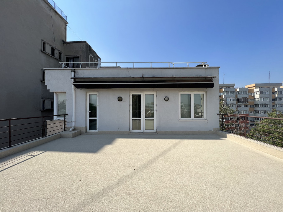 Penthouse 3 camere terasa 50 mp Calea Dorobanti bloc 2004 parcare subteran