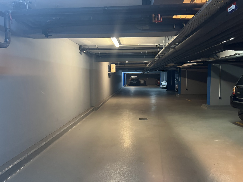 Penthouse 3 camere terasa 50 mp Calea Dorobanti bloc 2004 parcare subteran