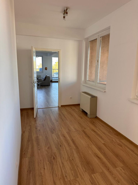 Penthouse 3 camere terasa 50 mp Calea Dorobanti bloc 2004 parcare subteran