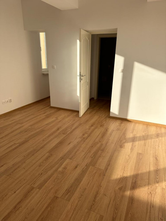 Penthouse 3 camere terasa 50 mp Calea Dorobanti bloc 2004 parcare subteran