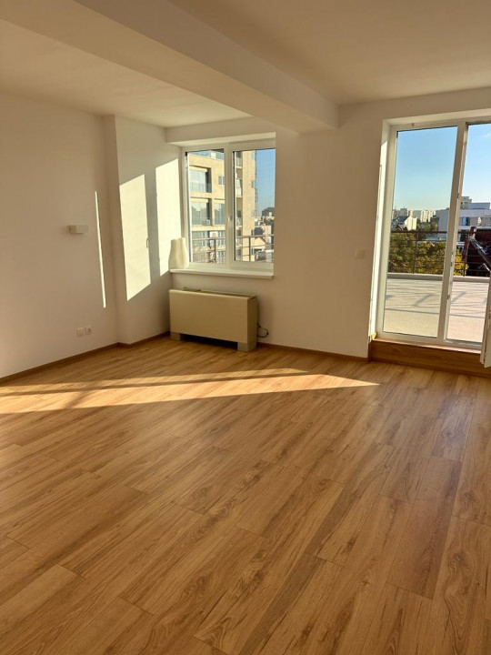 Penthouse 3 camere terasa 50 mp Calea Dorobanti bloc 2004 parcare subteran