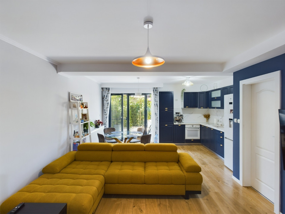 Casa triplex in Otopeni