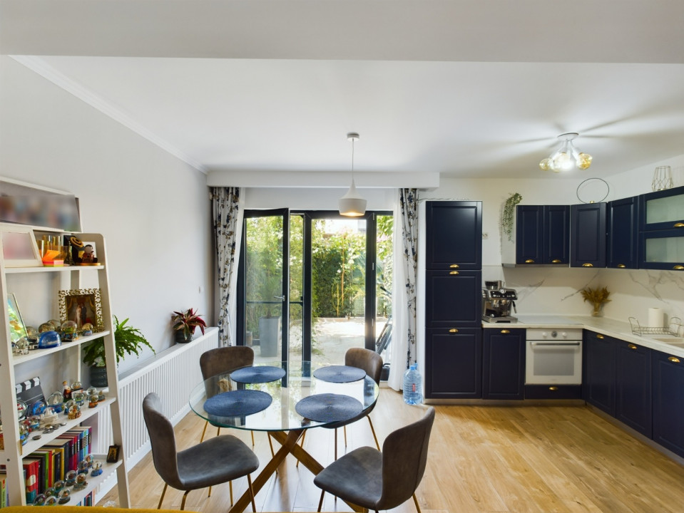 Casa triplex in Otopeni