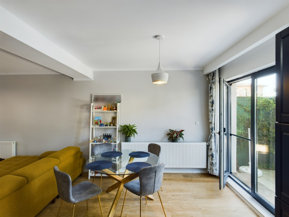 Casa triplex in Otopeni