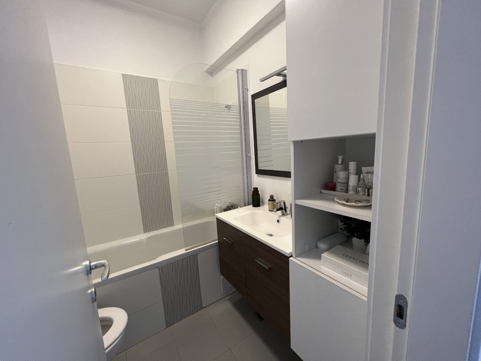 Apartament 4 camere plus 2 locuri de parcare Sisesti vedere catre lac