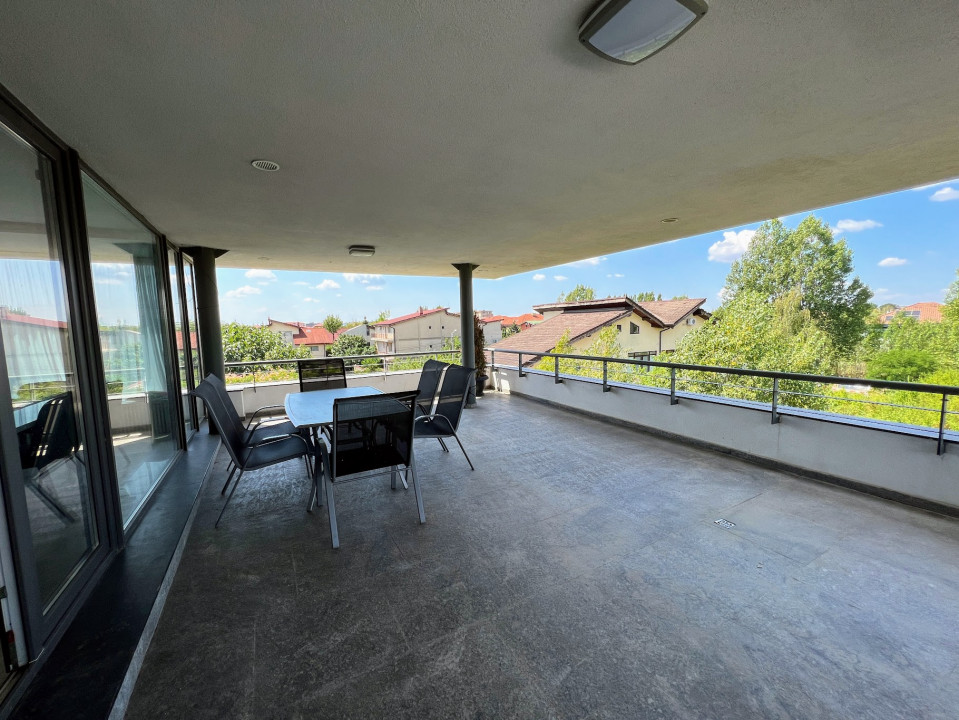 Penthouse tip duplex Pipera, 2 locuri de parcare, 5 camere, terasa 40 mp