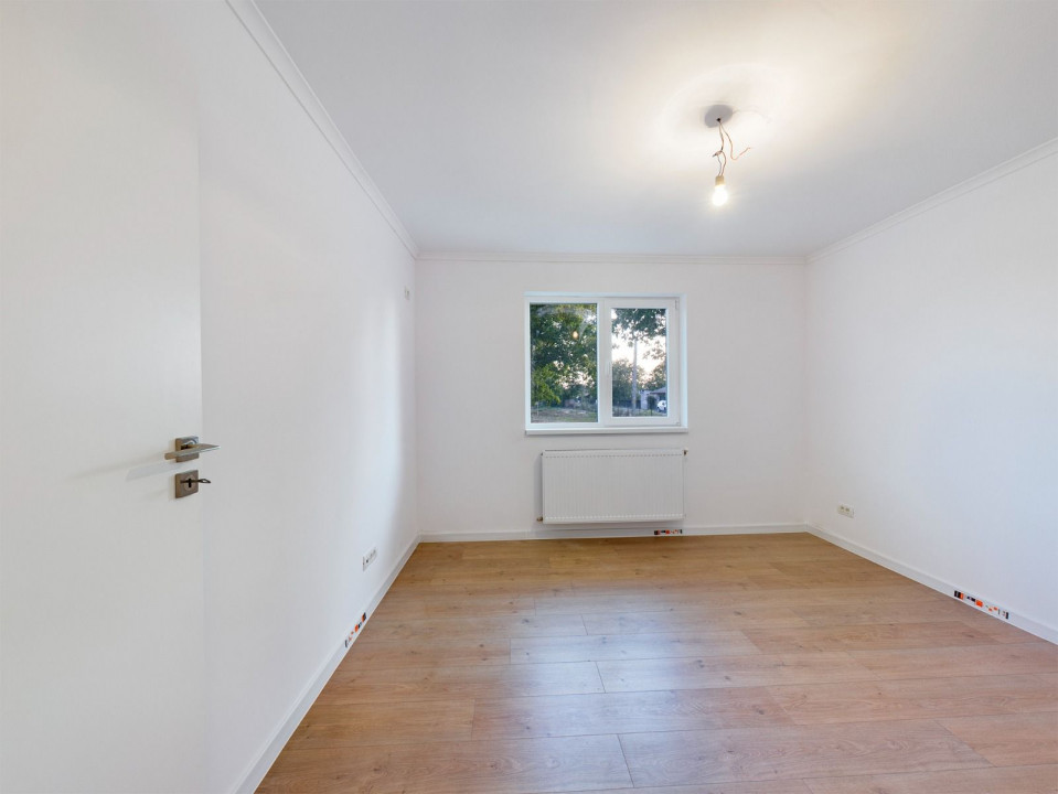 Vila Crevedia 4 camere 484 mp teren toate utilitatile strada asfaltata