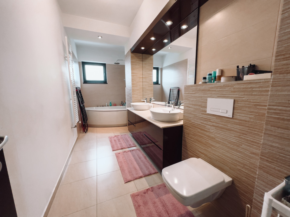 Penthouse 3 camere zona Sisesti 220 mp terasa + loc de parcare subteran