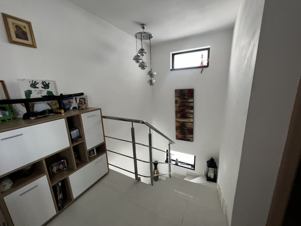 Vila individuala panouri fotovoltaice, toate utilitatile, foisor Dobroesti