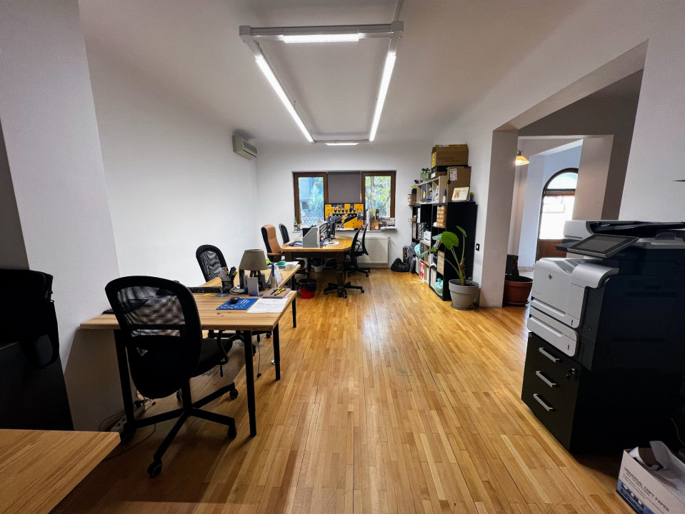 Spatiu de birouri zona Decebal - Alba Iulia 325 mp utili, 7 camere