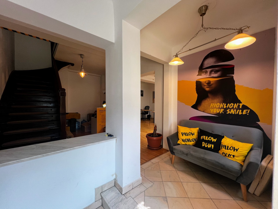 Spatiu de birouri zona Decebal - Alba Iulia 325 mp utili, 7 camere