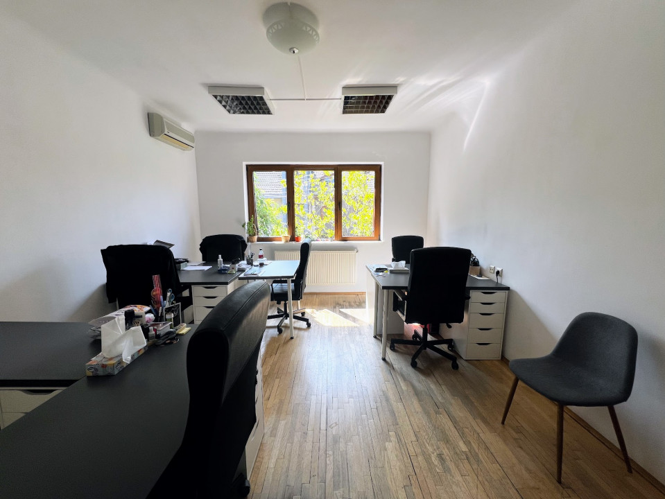 Spatiu de birouri zona Decebal - Alba Iulia 325 mp utili, 7 camere