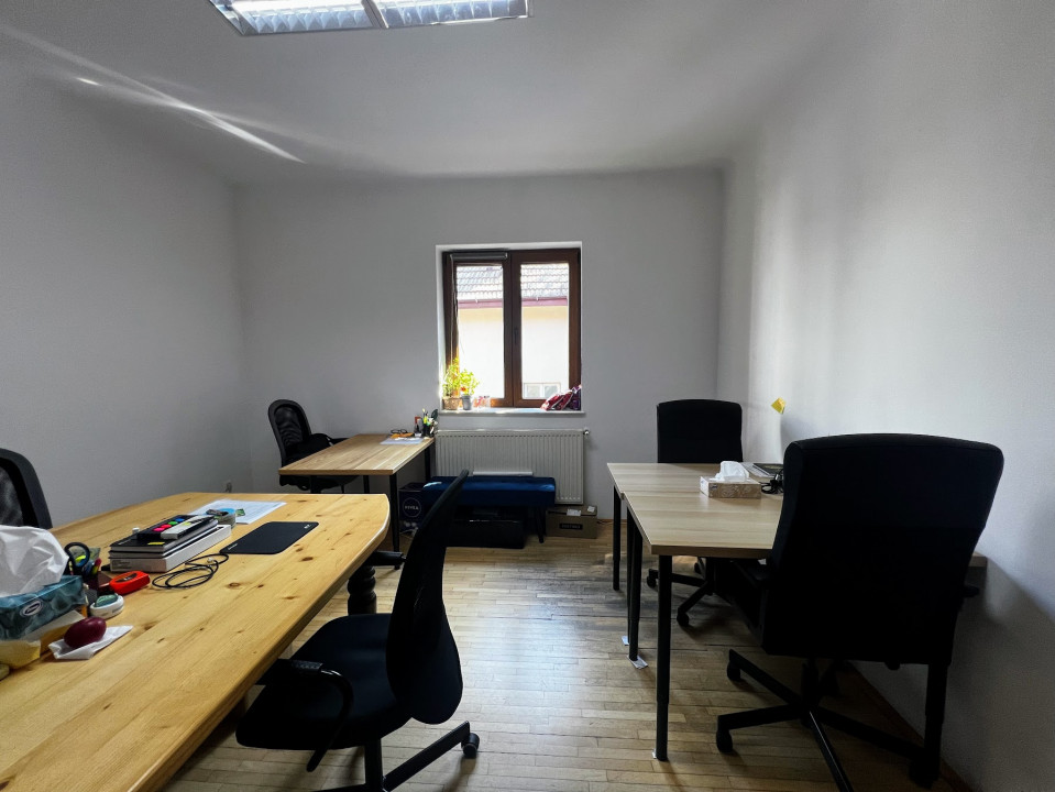 Spatiu de birouri zona Decebal - Alba Iulia 325 mp utili, 7 camere