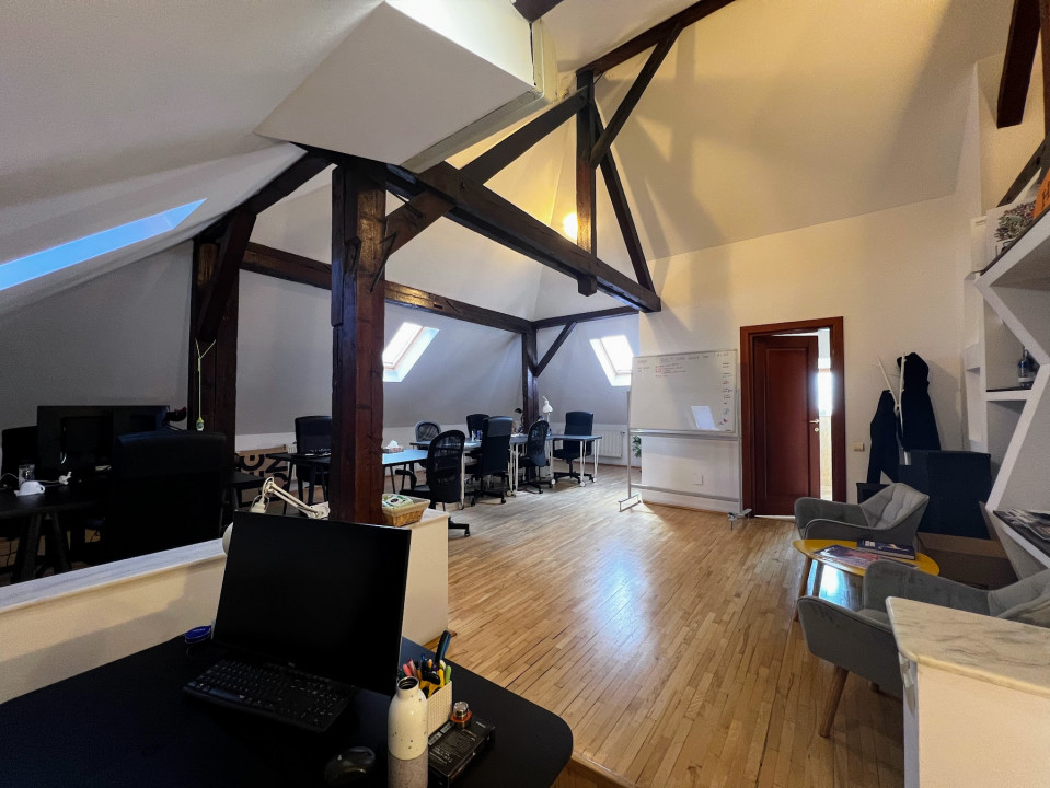 Spatiu de birouri zona Decebal - Alba Iulia 325 mp utili, 7 camere