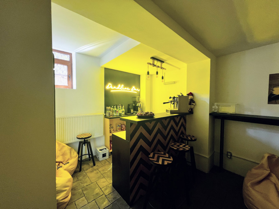 Spatiu de birouri zona Decebal - Alba Iulia 325 mp utili, 7 camere