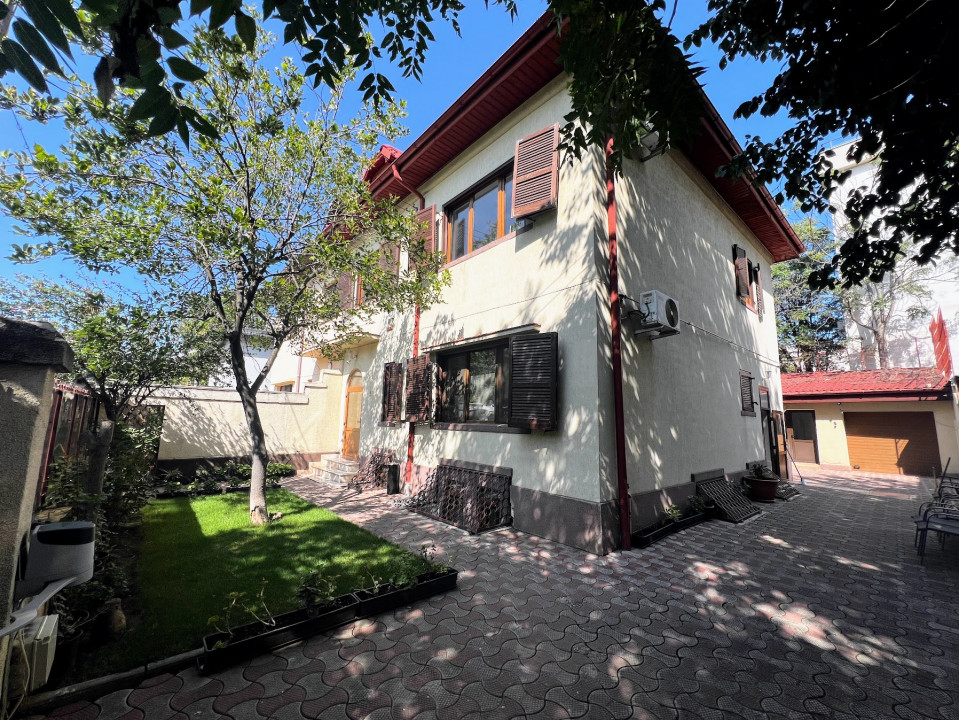 Spatiu de birouri zona Decebal - Alba Iulia 325 mp utili, 7 camere