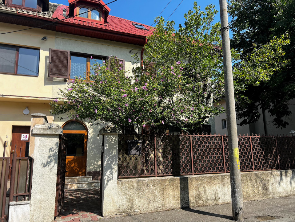 Spatiu de birouri zona Decebal - Alba Iulia 325 mp utili, 7 camere