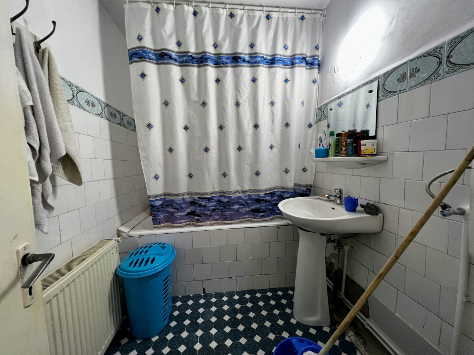 Apartament 3 camere, necesita renovare, Bucurestii Noi