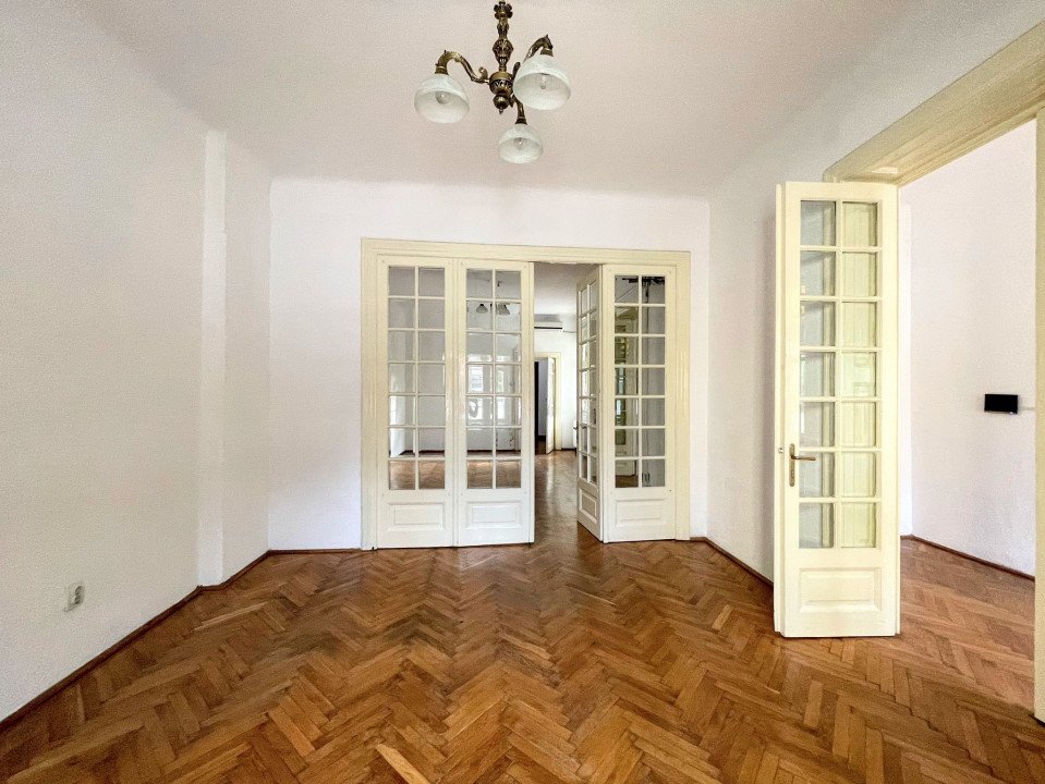 Vila curte individuala pentru birouri Timpuri Noi
