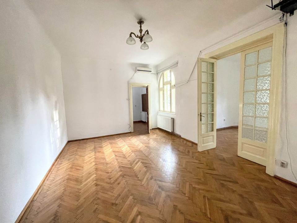 Vila curte individuala pentru birouri Timpuri Noi