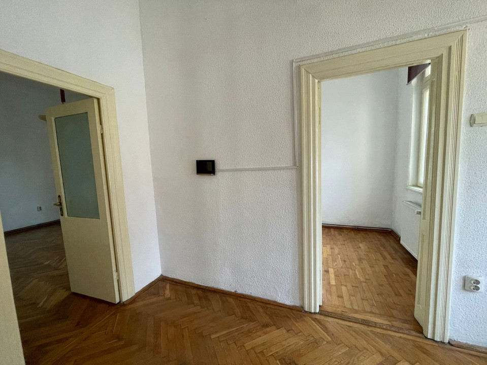 Vila curte individuala pentru birouri Timpuri Noi