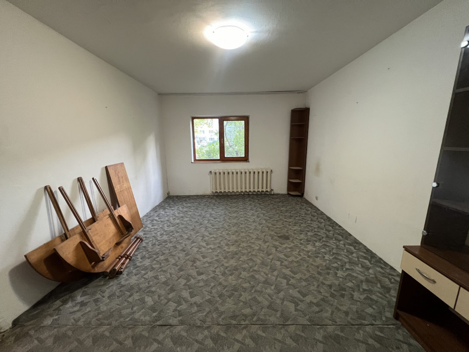Apartament 4 camere zona Nicolina