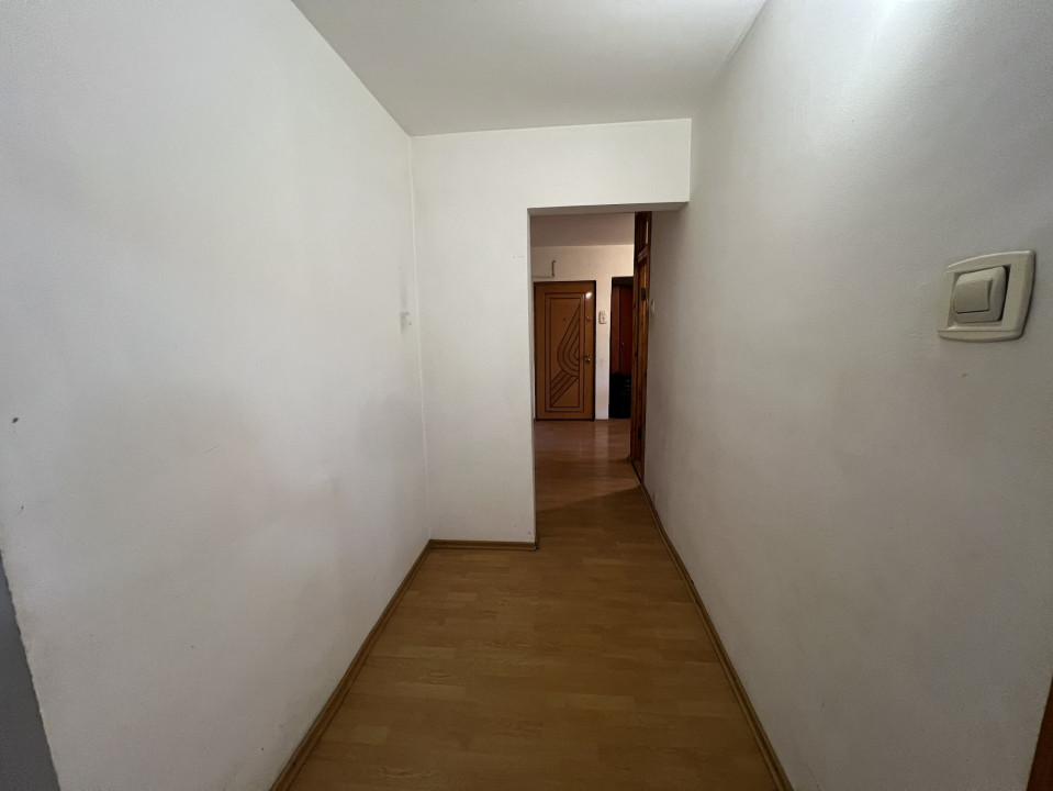 Apartament 4 camere zona Nicolina