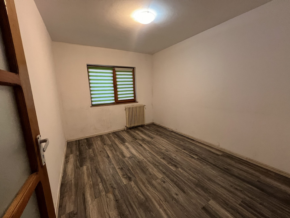 Apartament 4 camere zona Nicolina
