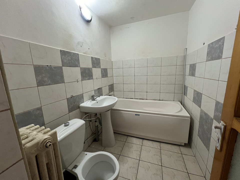 Apartament 4 camere zona Nicolina